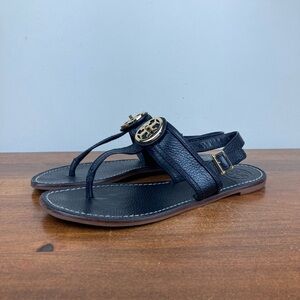 TORY BURCH Cassia Black Leather Flat Thong Slingback Sandals Gold Logo Size 8M.